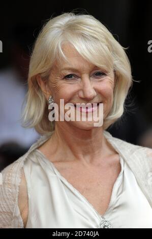 Dame Helen Mirren arrive à la première d'Arabia 3D, au cinéma Imax dans le centre de Londres. Banque D'Images