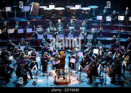 Le Royal Liverpool Philharmonic Orchestra, dirigé par Vasily Petrenko, se joue au Classic FM Live, au Royal Albert Hall dans le centre de Londres. Banque D'Images