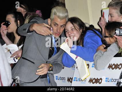 Mark Ronson arrive aux MOBO Awards, à l'Echo Arena de Liverpool. Banque D'Images