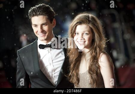 Georgie Henley et Ben Barnes arrivent pour la première des chroniques de Narnia : le voyage de l'Aube TReader à l'Odeon Leicester Square, au centre de Londres Banque D'Images