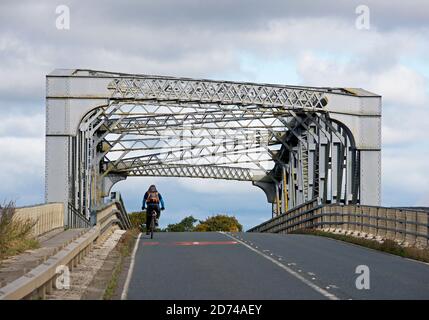 Carlton New Bridge, qui traverse la rivière aire A1041, près de Snaith, dans le North Yorkshire, Angleterre Banque D'Images