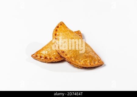 Empanadas de viande argentins isolées sur fond blanc Banque D'Images