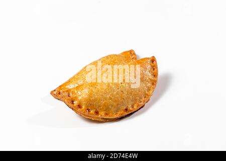 Empanadas de viande argentins isolées sur fond blanc Banque D'Images