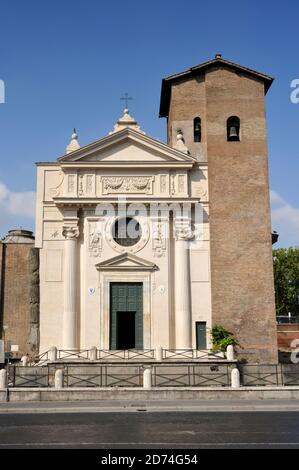 Italie, Rome, église de San Nicola à Carcere, façade de Giacomo della Porta Banque D'Images