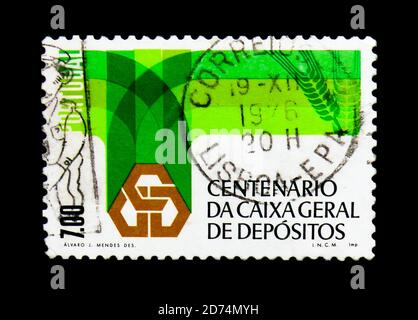 MOSCOU, RUSSIE - 24 NOVEMBRE 2017 : un timbre imprimé au Portugal montre la Banque nationale du Fonds fiduciaire, série, vers 1976 Banque D'Images