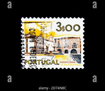 MOSCOU, RUSSIE - 24 NOVEMBRE 2017 : un timbre imprimé au Portugal montre l'hôpital Viana do Castelo, série des paysages et monuments, vers 1976 Banque D'Images