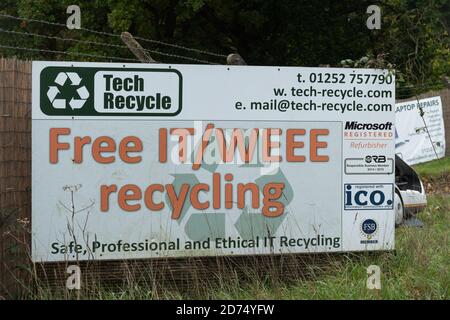 Tech Recycling Sign, société de recyclage informatique et DEEE gratuit, Royaume-Uni Banque D'Images