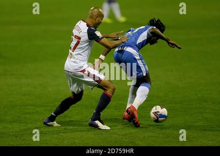 BARROW, ANGLETERRE. 20 OCTOBRE Alex John-Baptiste et Jayden Reid de Barrow lors du match de la Sky Bet League 2 entre Barrow et Bolton Wanderers à la rue Holker, Barrow-in-Furness, le mardi 20 octobre 2020. (Credit: Mark Fletcher | MI News) Credit: MI News & Sport /Alay Live News Banque D'Images