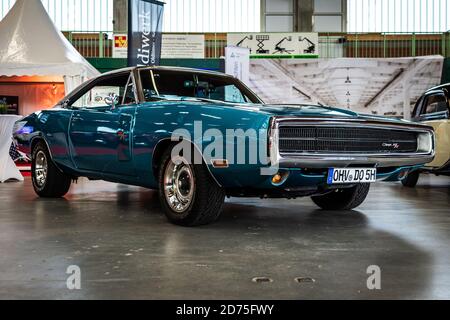 PAAREN IM GLIEN, ALLEMAGNE - 03 OCTOBRE 2020 : voiture de taille moyenne Dodge Charger R/T, 1970. Die Oldtimer Show 2020. Banque D'Images