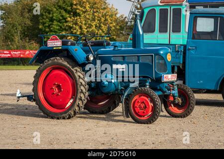 PAAREN IM GLIEN, ALLEMAGNE - 03 OCTOBRE 2020 : le tracteur Lanz Bulldog. Die Oldtimer Show 2020. Banque D'Images