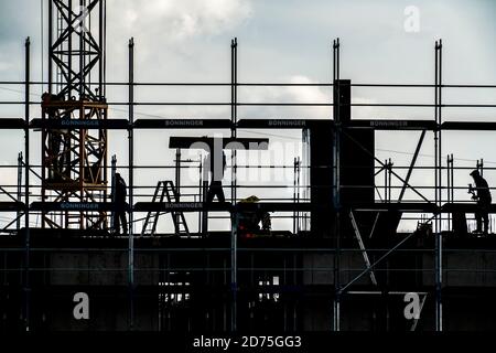 Echafaudage est érigé, site de construction, enveloppe d'une maison résidentielle, Gelsenkirchen NRW, Allemagne, Banque D'Images