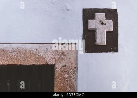 Traversée de pierre sur le mur dans l'ancien couvent monestaraire de San Bernardino de Sienne à Valladolid, Yucatan, Mexique Banque D'Images