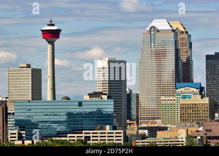 La ligne d'horizon de Calgary, en Alberta, vue du nord-est. Les tours à deux bureaux de 52 étages de Bankers Hall dominent l'image. Ils sont les grands Banque D'Images