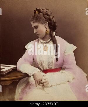 1874 , NEW YORK , Etats-Unis : la chanteuse suédoise Christina NILSSON Countesse DE CASA MIRANDA ( 1843 - 1921 ) . Dans cette photo dans une carte stéréoscope , photo pubblippée par J. Gurney et son , New York . - CHRISTINE - CANTANTE LIRICA - OPÉRA - MUSICA CLASSICA - classique - portrait - ritrato - orecchino - orecchini - boucles d'oreilles - gioiello - gioielli - bijoux - bijoux - Colletto - collier - mignon - pizzo - dentelle - THÉÂTRE - THÉÂTRE - TEATRO - OPÉRA - classica - classique - Contessa - nobili - Nobiltà - noblesse - profilo - profil - stéréografia - 3D - treccia - Nilson - Nillson - Banque D'Images