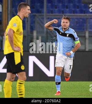 Rome, Italie. 20 octobre 2020. Ciro Immobile du Latium célèbre son but lors du match de football du groupe F de la Ligue des champions de l'UEFA entre le Latium d'Italie et Borussia Dortmund d'Allemagne à Rome, Italie, le 20 octobre 2020. Credit: Augusto Casasoli/Xinhua/Alamy Live News Banque D'Images