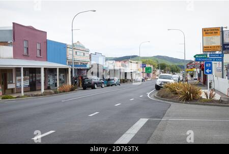 Woodville, Nouvelle-Zélande - octobre 21 2020 : la rue principale de la petite ville de Woodville, dans le nord de l'île, est orientée vers le sud. Banque D'Images