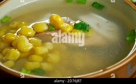 La recette de soupe de maïs sucré au crabe est aromatisée au gingembre Banque D'Images