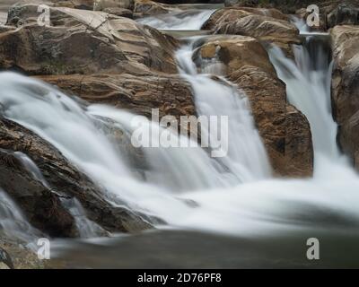 La Pedriza dans la Sierra de Guadarrama cascades et ruisseaux dans la communauté de Madrid, Espagne Banque D'Images