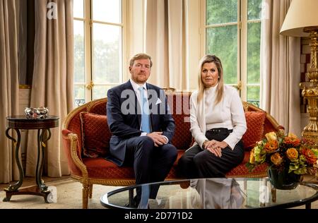 Den Haag, pays-Bas. 21 octobre 2020. Le roi Willem-Alexander et la reine Maxima des pays-Bas font une déclaration avec excuses après le débat sur leurs vacances en Grèce pendant la pandémie de Corona du Palais huis Ten Bosch, 21 octobre 2020. Credit: Koen van Weel POOL |/dpa/Alay Live News Banque D'Images