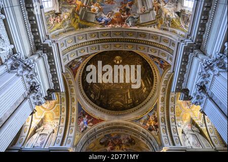 Rome. Italie. Intérieur de l'église Saint-Ignace de Loyola au Campus Martius (1626 - 1650). Trompe l'œil faux dôme. Chiesa di Sant'Ignazio di Loyo Banque D'Images