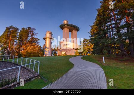 Moletai, Lituanie, 20 octobre 2020 Musée ethnocosmologique et observatoire moderne à Moletai, Lituanie, vue du matin Banque D'Images