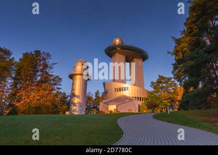 Moletai, Lituanie, 20 octobre 2020 Musée ethnocosmologique et observatoire moderne à Moletai, Lituanie, vue du matin Banque D'Images