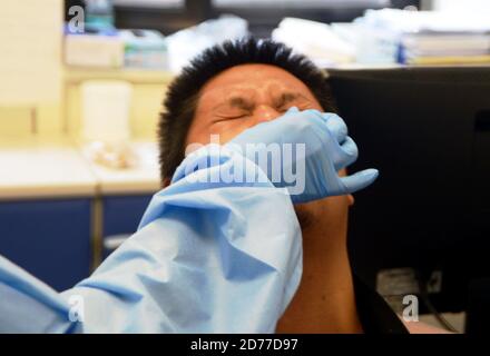 Milan, Italie. 21 octobre 2020. MILAN, Ospedale San Giuseppe, Coda di persone in attesa per il Tampone Covid 19 (Maurizio Maule/Fotogramma, MILAN - 2020-10-21) p.s. la foto e' utilizzabile nel rispetto del contesto in cui e' stata scattata, e senza to diffamatorio del decorentino de crédit / Incredit presamy News Banque D'Images