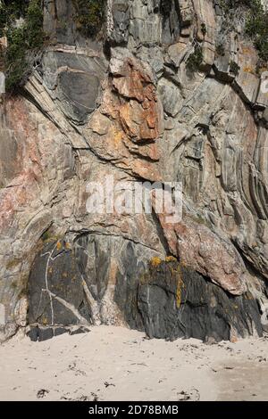 Lewisian Gness Rocks avec une structure de Boudin « sablier », Ceannabeinne Beach, Durness, Sutherland, côte nord de l'Écosse, Royaume-Uni Banque D'Images