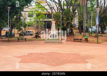 Puerto Iguazu / Argentine - Circa octobre 2019: Une vue sur la Plaza San Martin - une place dans le centre de Puerto Iguazu Banque D'Images