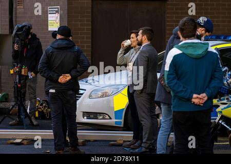 Vicky McClure et Martin Compston sur l'ensemble de la sixième série de Line of Duty, qui est en train de filmer dans le quartier de la cathédrale, à Belfast. Banque D'Images