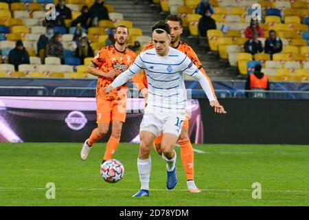 Mykola Shaparenko de Dynamo Kyiv en action lors du match de football en groupe de la Ligue des champions de l'UEFA entre Dynamo Kyiv et Juventus à Kiev, en Ukraine, le 20 octobre 2020. (Photo par Aleksandr Gusev / Pacific Press/Sipa USA) Banque D'Images