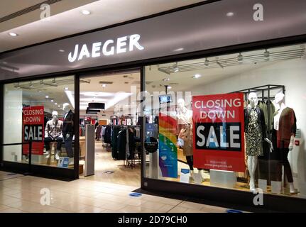 Fermeture du magasin Jaeger dans le magasin Designer Outlet York, McArthurGlen, North Yorkshire ; Banque D'Images