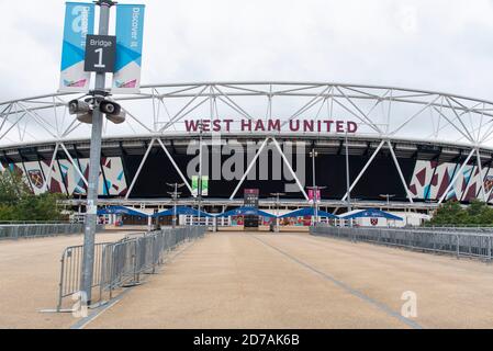 Londres, Royaume-Uni. 17 octobre 2020. La passerelle vers le stade de Londres, stade du West Ham United football Club. Crédit : Dave Rushen/SOPA Images/ZUMA Wire/Alay Live News Banque D'Images