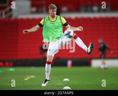 Nathan Collins de Stoke City s'échauffe avant le match du championnat Sky Bet au stade bet365, Stoke. Banque D'Images