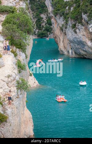 Saut de falaise dans les gorges du Verdon, Provence, France Banque D'Images