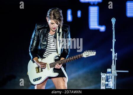 Horsens, Danemark. 22 avril 2016. Le groupe de pays américain Dixie Chicks joue un concert au Forum Horsens à Horsens. Le groupe basé au Texas se compose des trois musiciens et chanteurs Emily Robison, Martie Maguire et Natalie Maines (en photo). (Crédit photo: Gonzales photo - Lasse Lagoni). Banque D'Images