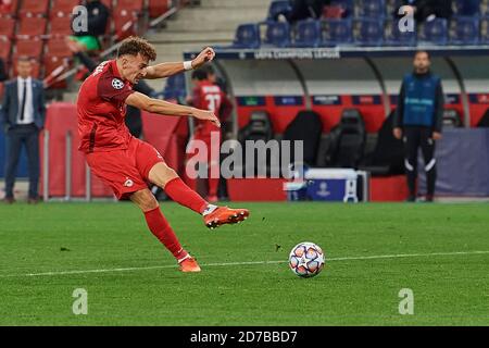 Salzburg, Autriche 21 octobre 2020: CL - 20/21 - RB Salzburg vs. Lokomotiv Moscow Mergim Berisha (FC Salzburg), action/single image/Freisteller/with ball/| usage Worldwide Credit: dpa Picture Alliance/Alay Live News Banque D'Images