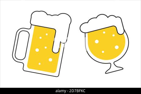 Deux tasses à bière avec mousse blanche isolée sur fond blanc. Cheers bière verres illustration vectorielle dans un style plat Illustration de Vecteur