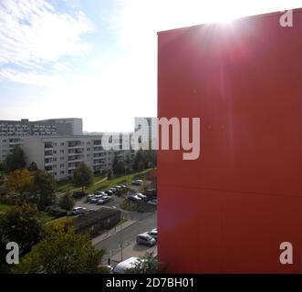 AJAXNETPHOTO. SEPTEMBRE 2007. JENA, ALLEMAGNE. - IMMEUBLES - VUE DE L'HÔTEL STEINBERGER MAXX DES IMMEUBLES SOCIAUX EN BORDURE DE LA VILLE. PHOTO:JONATHAN EASTLAND/AJAX REF:RGX72709 11390 Banque D'Images