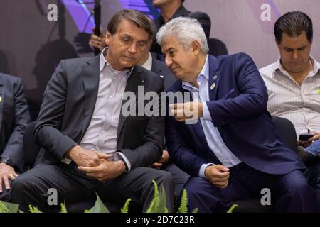 Campinas, Brésil. 21 octobre 2020. Le Président Jair Bolsonaro participe, aux côtés des ministres et d'autres autorités, à une cérémonie au CNPEM à Campinas, dans l'intérieur de São Paulo, ce mercredi après-midi (21). Le système inauguré par Bolsonaro peut fournir des images sans précédent dans l'étude des virus. Credit: Bruno Rocha/FotoArena/Alay Live News Banque D'Images