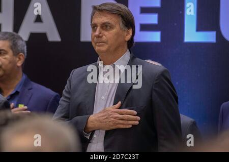 Campinas, Brésil. 21 octobre 2020. Le Président Jair Bolsonaro participe, aux côtés des ministres et d'autres autorités, à une cérémonie au CNPEM à Campinas, dans l'intérieur de São Paulo, ce mercredi après-midi (21). Le système inauguré par Bolsonaro peut fournir des images sans précédent dans l'étude des virus. Credit: Bruno Rocha/FotoArena/Alay Live News Banque D'Images