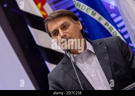 Campinas, Brésil. 21 octobre 2020. Le Président Jair Bolsonaro participe, aux côtés des ministres et d'autres autorités, à une cérémonie au CNPEM à Campinas, dans l'intérieur de São Paulo, ce mercredi après-midi (21). Le système inauguré par Bolsonaro peut fournir des images sans précédent dans l'étude des virus. Credit: Bruno Rocha/FotoArena/Alay Live News Banque D'Images