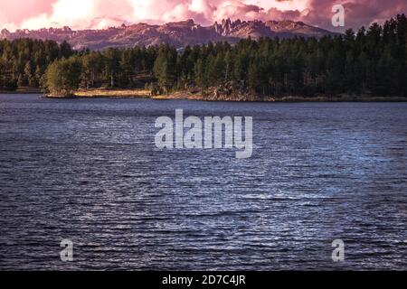 Magnifique coucher de soleil sur Stockade Lake dans le Dakota du Sud. Banque D'Images