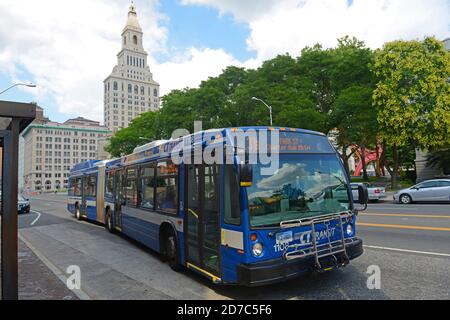 Connecticut CT transit bus dans le centre-ville de Hartford, Connecticut, États-Unis. Banque D'Images