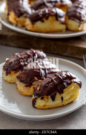 Eclecloires traditionnelles françaises au chocolat. Banque D'Images