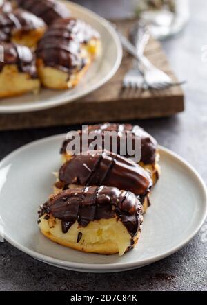 Eclecloires traditionnelles françaises au chocolat. Banque D'Images