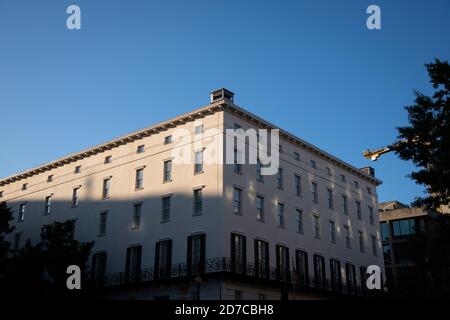 Washington, États-Unis. 21 octobre 2020. Un point de vue général du Bureau du représentant commercial des États-Unis, à Washington, DC, le 21 octobre 2020, dans le contexte de la pandémie du coronavirus. Comme l'ont confirmé le cas de COVID-19 continue d'augmenter rapidement dans une nouvelle vague de cas à l'échelle nationale, le président Donald Trump et l'ancien vice-président Joe Biden se préparent pour le débat présidentiel final de demain, le jour de l'élection à moins de deux semaines. (Graeme Sloan/Sipa USA) Credit: SIPA USA/Alay Live News Banque D'Images