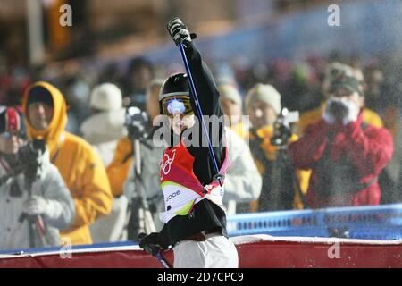 Turin, Italie. 11 février 2006. Jennifer Heil (CAN) ski acrobatique : Mogules de femmes à Sauze d'Oulx Jouvenceaux pendant les Jeux Olympiques d'hiver de Turin 2006 à Turin, Italie . Credit: Koji Aoki/AFLO SPORT/Alay Live News Banque D'Images