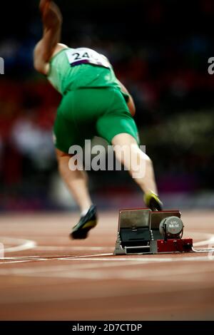 Londres, Royaume-Uni. 31 août 2012. Jason Smyth (IRL) Athlétisme : le 100m T13 des hommes chauffe lors des Jeux paralympiques de Londres 2012 au Parc olympique - Stade olympique de Londres, Royaume-Uni . Credit: AFLO SPORT/Alay Live News Banque D'Images