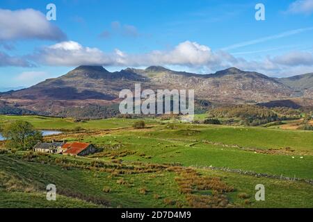 Moelwyn Mountains, à l'ouest, près de Llan Festiniog avec Moelwyn Bach à gauche et Moelwyn Mawr au centre Pays de Galles du Nord Royaume-Uni octobre 2019 3098 Banque D'Images